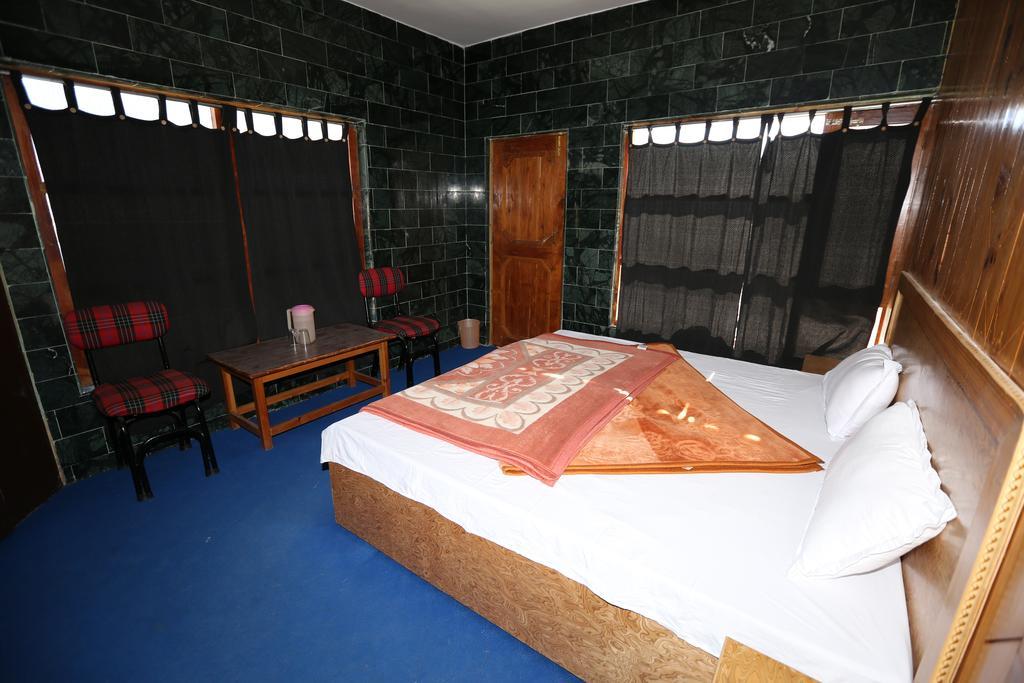 Hotel Ridge View Manāli Værelse billede
